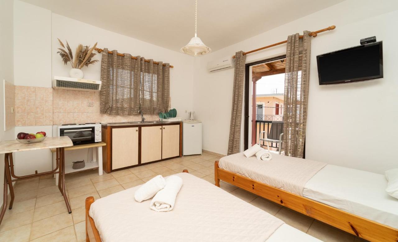 Tsimiklis Apartments Finikounda Exterior foto